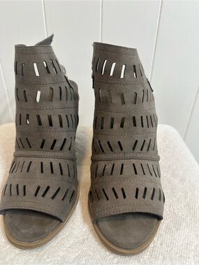 Women’s Cutout Peep-Toe Sandal Booties - Taupe